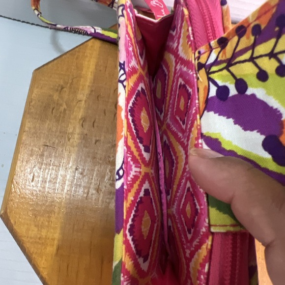 Vera Bradley All In One  Wristlet Wallet Multi Color Floral Pattern Card Holder - Picture 3 of 9